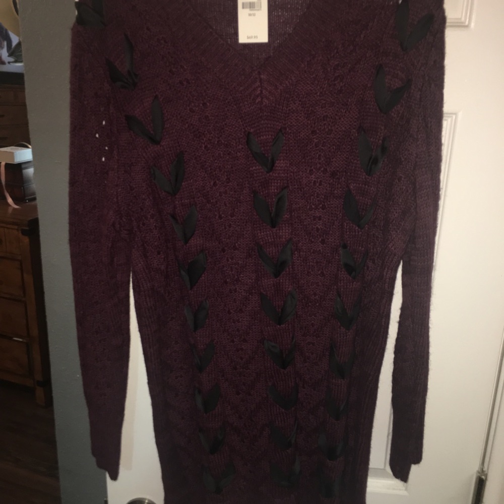 Maroon sweater